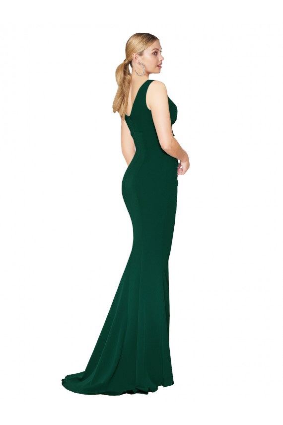 Sleeveless Midnight Green Mermaid V-Neck Formal Dress